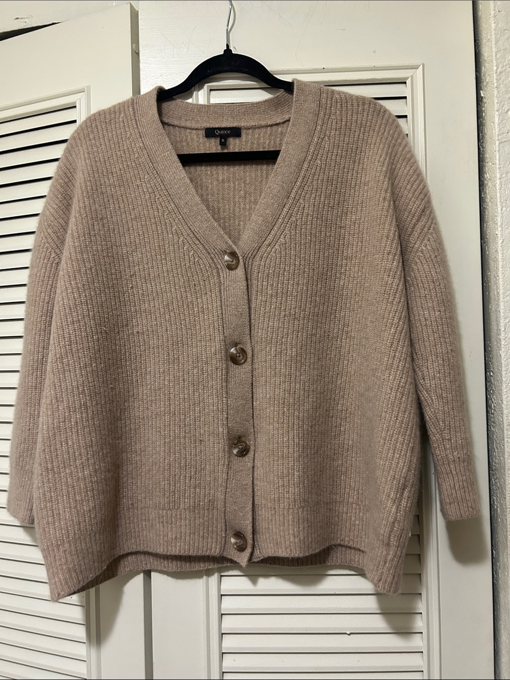 Quince Beige 100% cashmere Ribbed V-Neck Button thick Cardigan SM ( oversized) - Picture 7 of 13